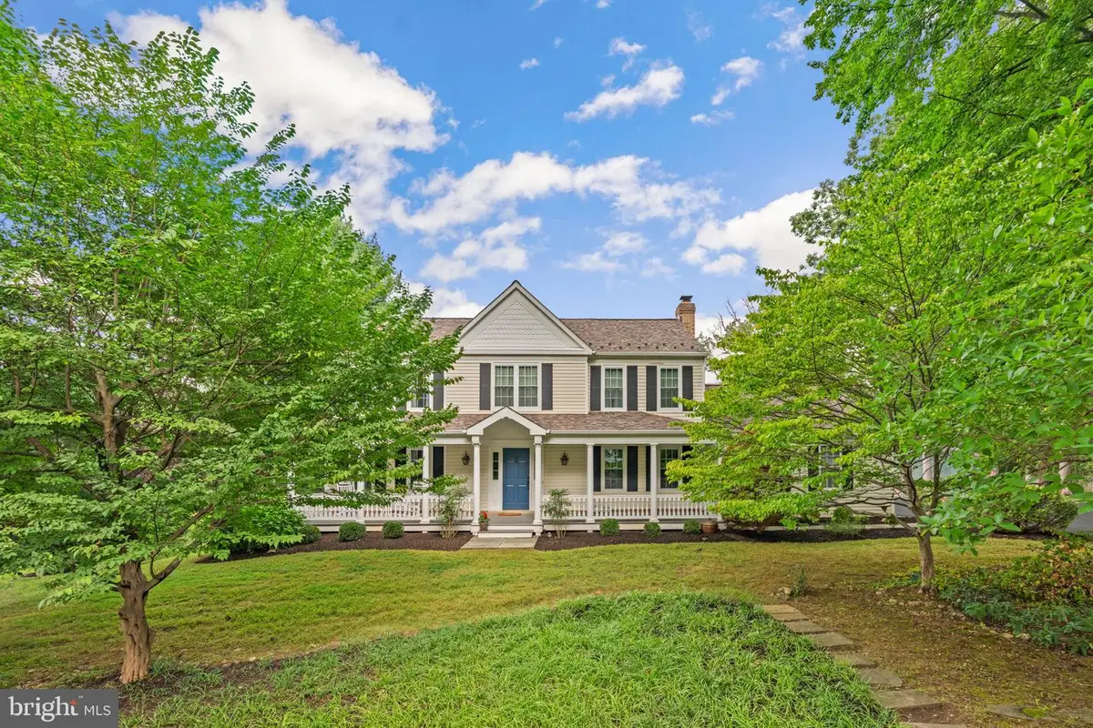 7201 Barcellona Dr, Gaithersburg, MD 20879 - #1