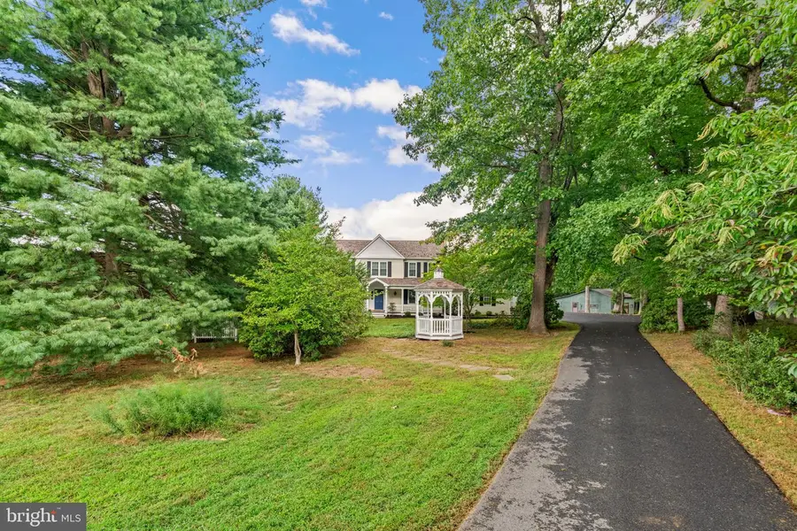 7201 Barcellona Dr, Gaithersburg, MD 20879 - #2