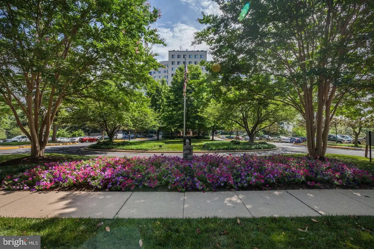 10201 Grosvenor Pl #1222, Rockville, MD 20852 - #1
