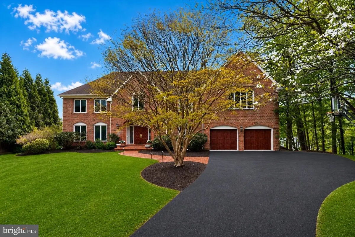8601 Split Oak Cir, Bethesda, MD 20817 - #1