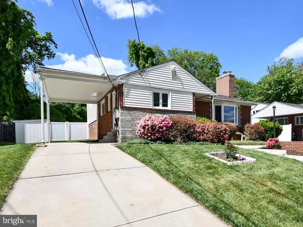 9823 Singleton Dr, Bethesda, MD 20817 - #1