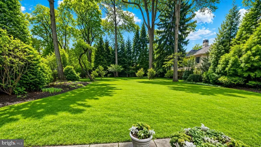 5413 Edgemoor Ln, Bethesda, MD 20814 - #2