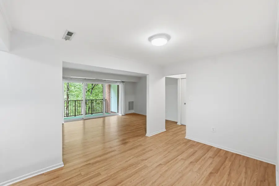 876 College Pkwy #201, Rockville, MD 20850 - #3