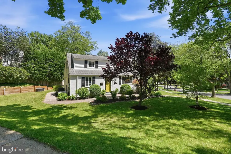 6207 Adelaide Dr, Bethesda, MD 20817 - #2