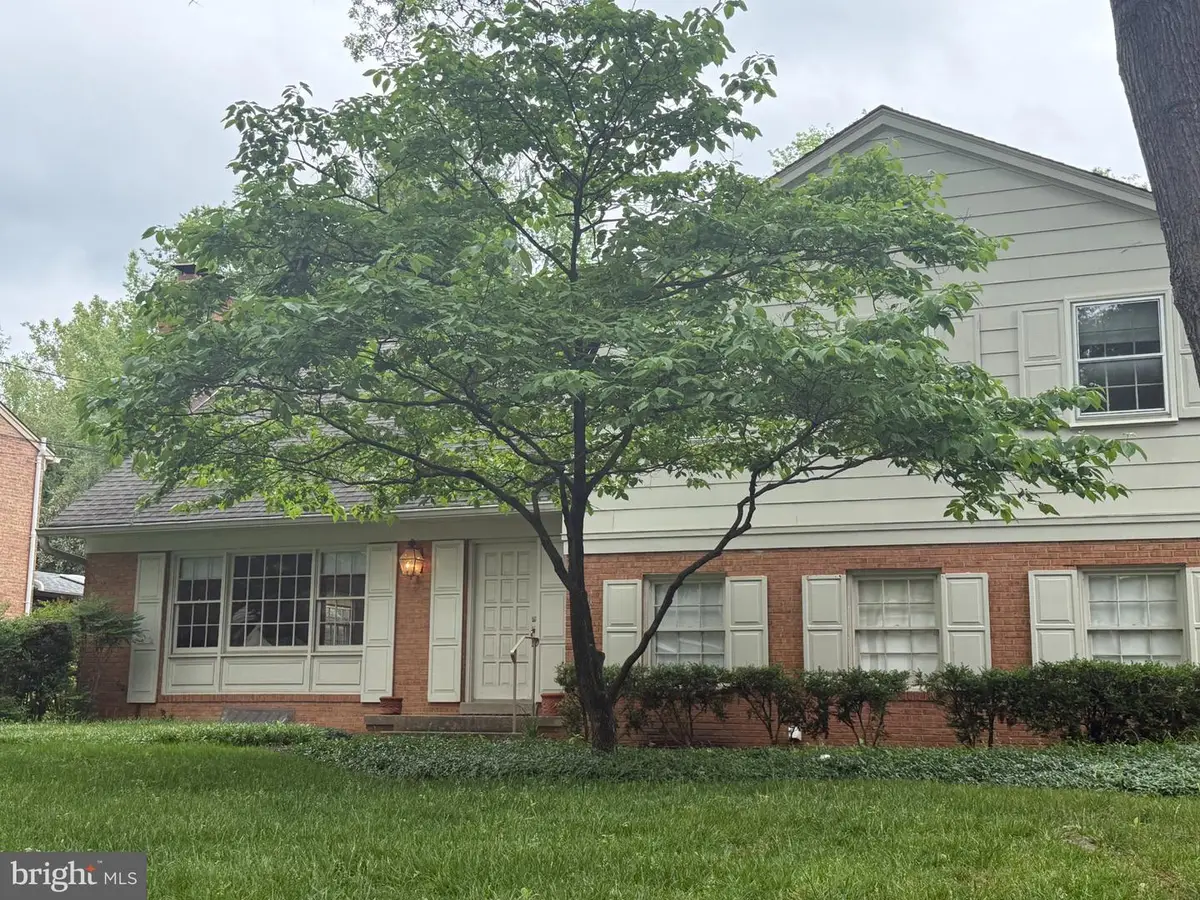 11825 Goya Dr, Potomac, MD 20854 - #1