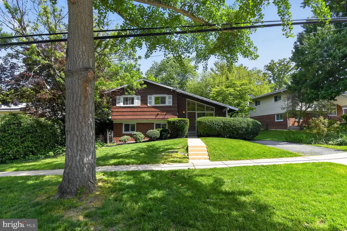 4401 Ferrara Dr, Silver Spring, MD 20906 - #1