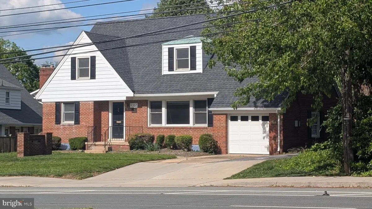 9207 Old Georgetown Rd, Bethesda, MD 20814 - #1