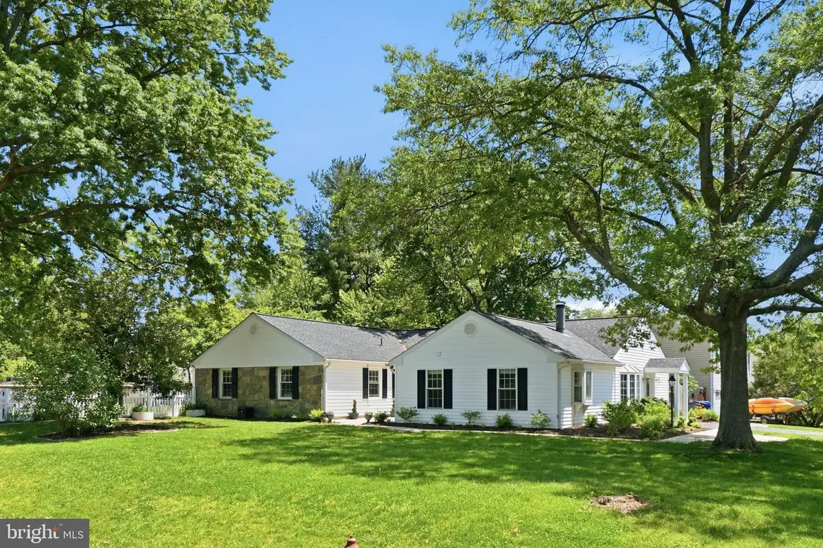 19608 Gott St, Poolesville, MD 20837 - #1