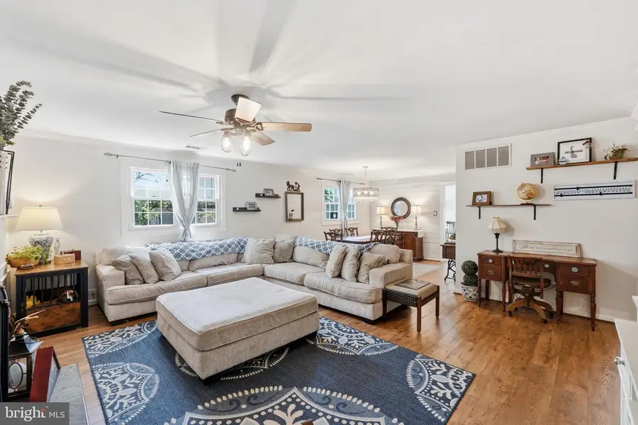 19608 Gott St, Poolesville, MD 20837 - #3