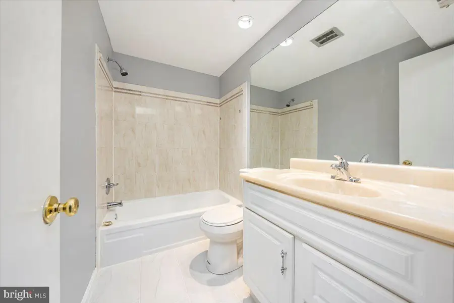 19052 Capehart Dr, Montgomery Village, MD 20886 - #3