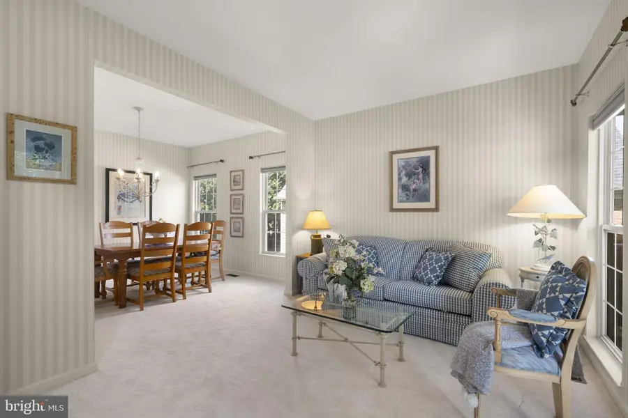 18028 Red Rocks Dr, Germantown, MD 20874 - #2