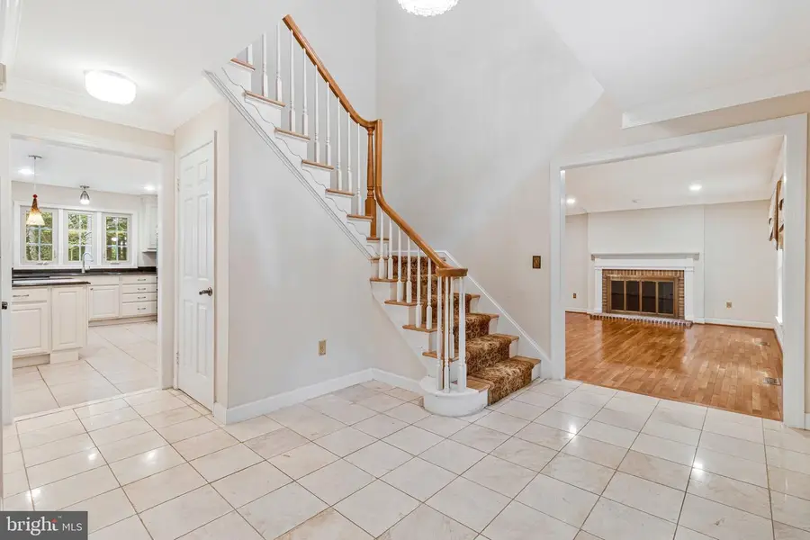 10009 New London Dr, Potomac, MD 20854 - #2