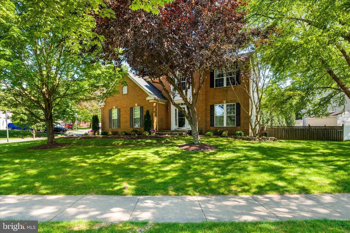 8 Royal Crown Ct, Germantown, MD 20876 - #1