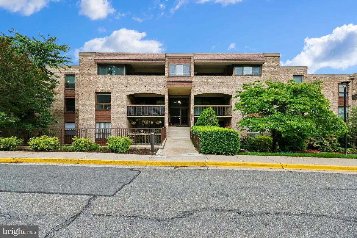421 Christopher Ave #14, Gaithersburg, MD 20879 - #1