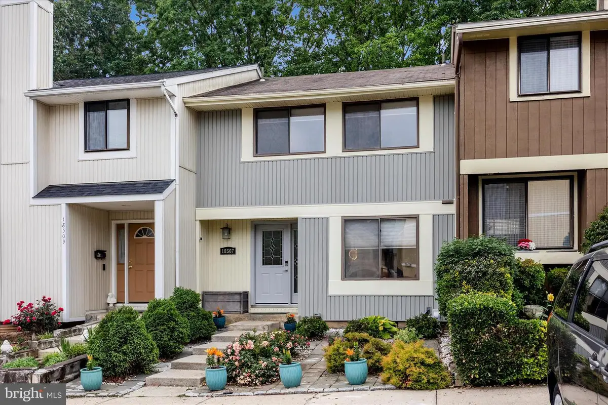 18507 Eagles Roost Dr, Germantown, MD 20874 - #1