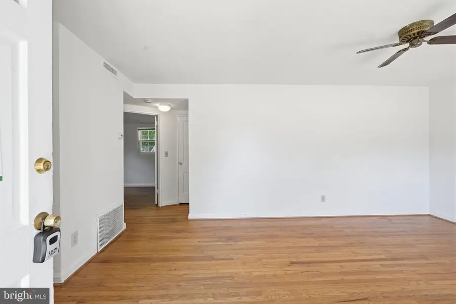 2911 Weisman Rd, Silver Spring, MD 20902 - #2