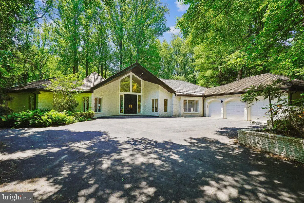 9100 Aldershot Dr, Bethesda, MD 20817 - #1