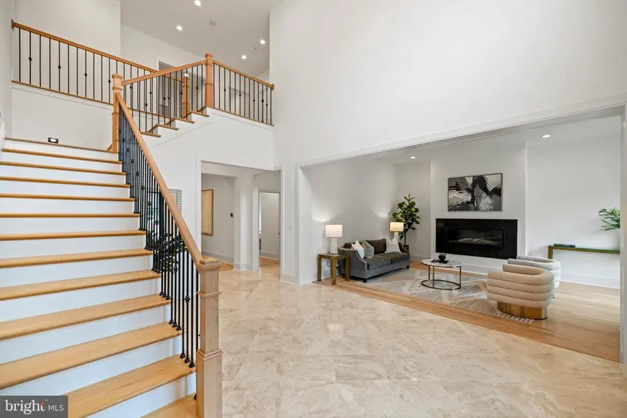 8609 Woodbrook Ln, Chevy Chase, MD 20815 - #2