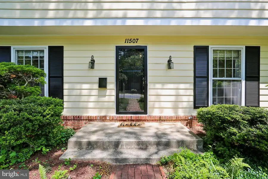 11507 Farmland Dr, Rockville, MD 20852 - #2