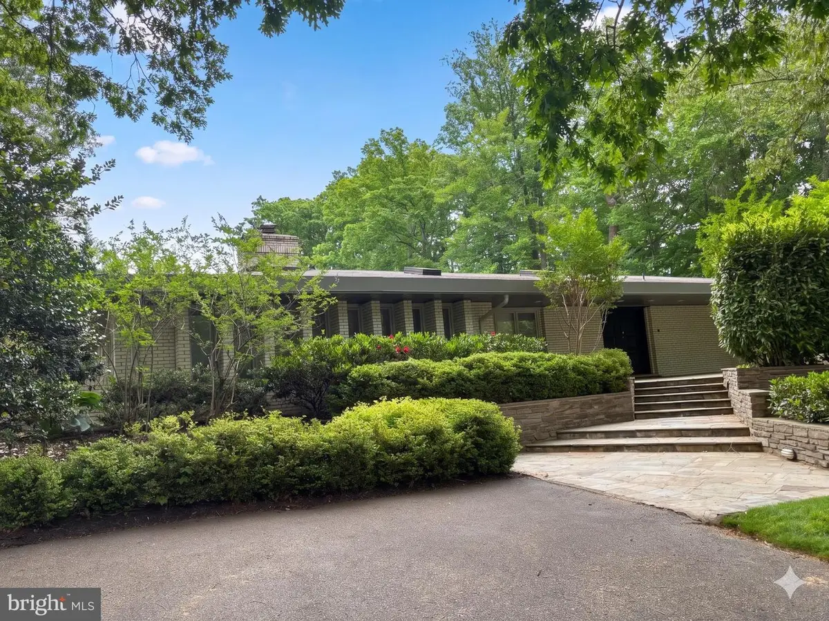 6929 Carmichael Ave, Bethesda, MD 20817 - #1