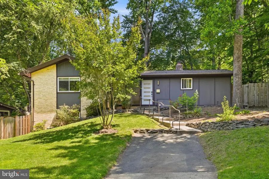 14513 Woodcrest Dr, Rockville, MD 20853 - #2