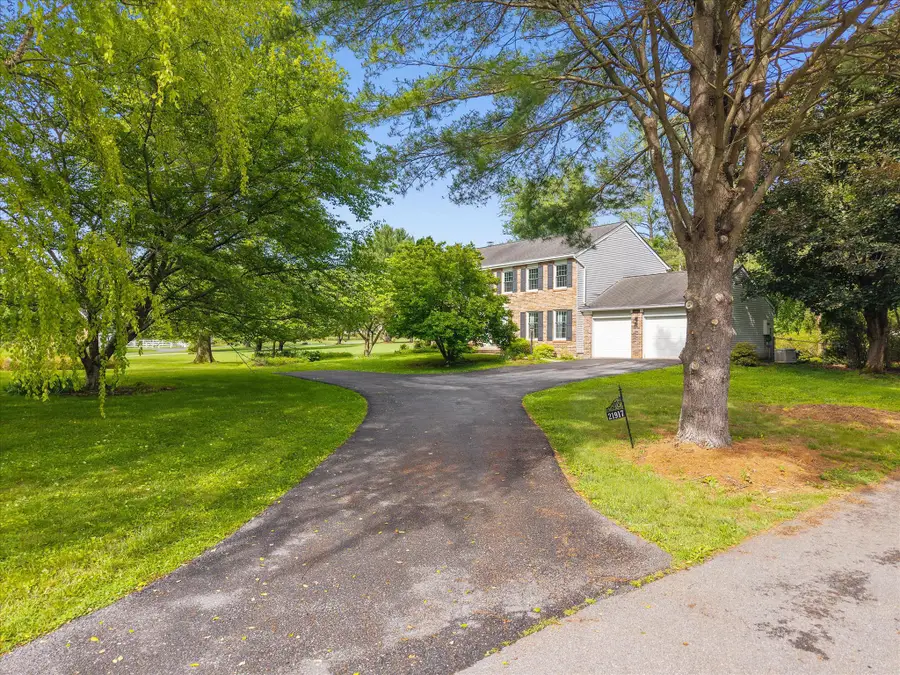 21917 Foxlair Rd, Gaithersburg, MD 20882 - #3
