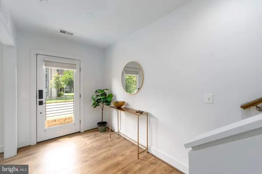 3541 Bellflower Ln, Rockville, MD 20852 - #3