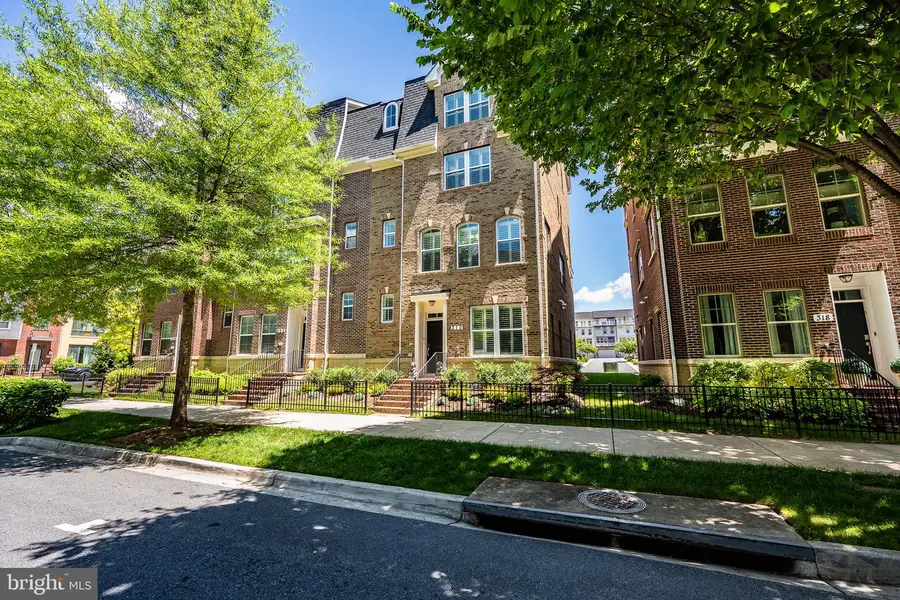 310 Crown Park Ave, Gaithersburg, MD 20878 - #2