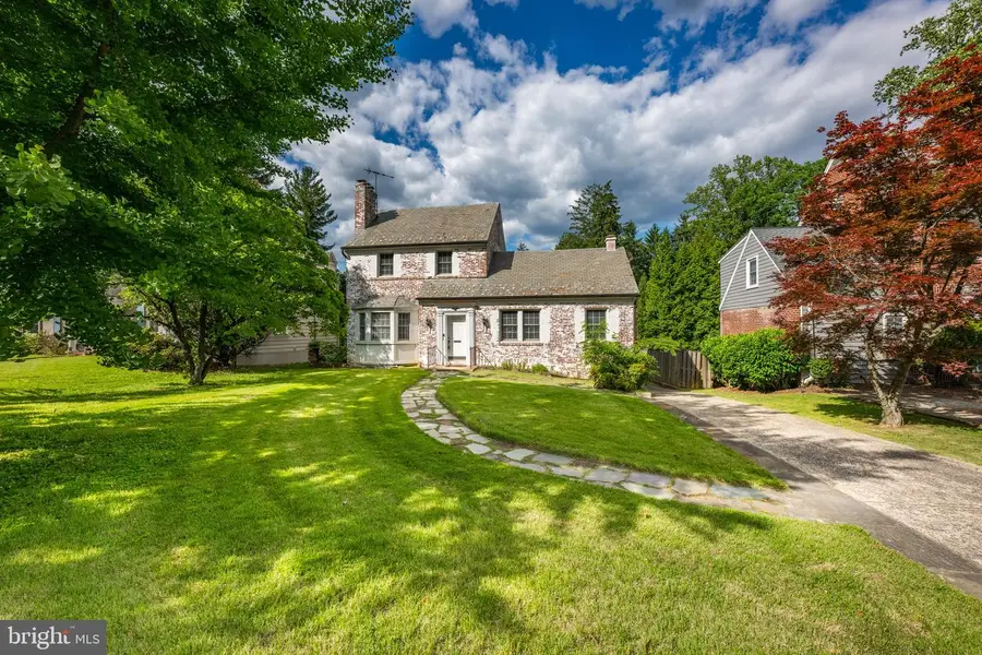 5905 Wilson Ln, Bethesda, MD 20817 - #2