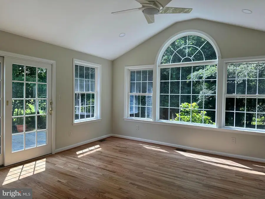 10 Caddy Ct, Derwood, MD 20855 - #3