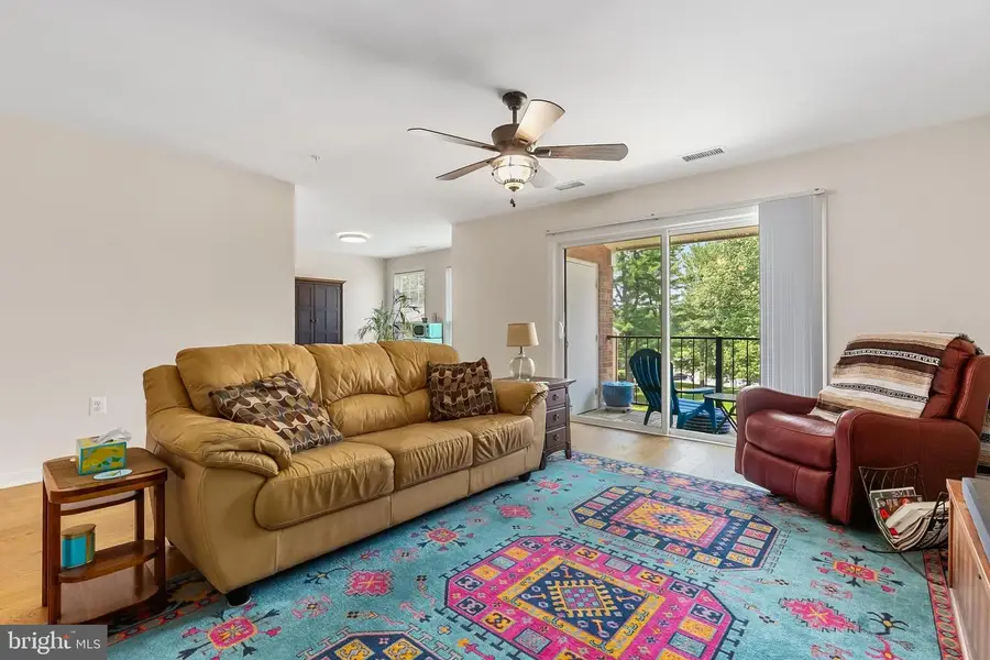 824 Quince Orchard Blvd #201, Gaithersburg, MD 20878 - #3