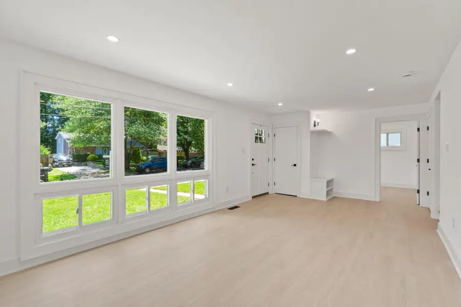 209 Thistle Dr, Silver Spring, MD 20901 - #2
