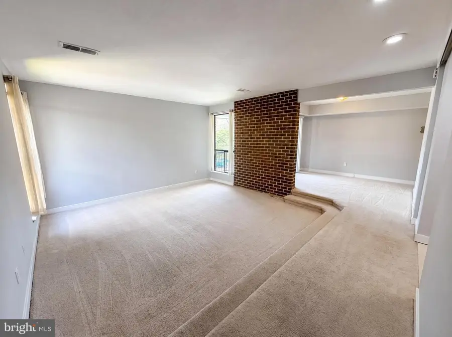 9907 Blundon Dr #302, Silver Spring, MD 20902 - #3
