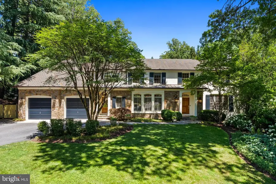 7009 Loch Lomond Dr, Bethesda, MD 20817 - #2