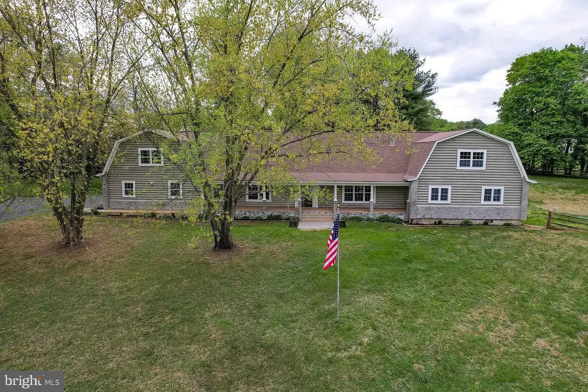 23311 Woodfield Rd, Gaithersburg, MD 20882 - #1