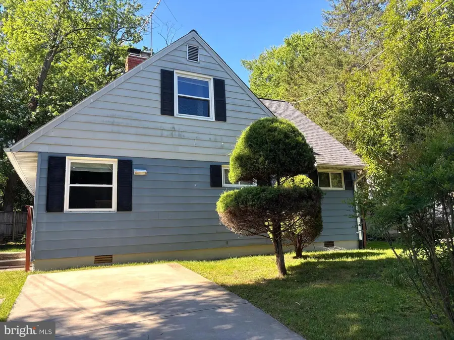 5702 Denfield Rd, Rockville, MD 20851 - #2