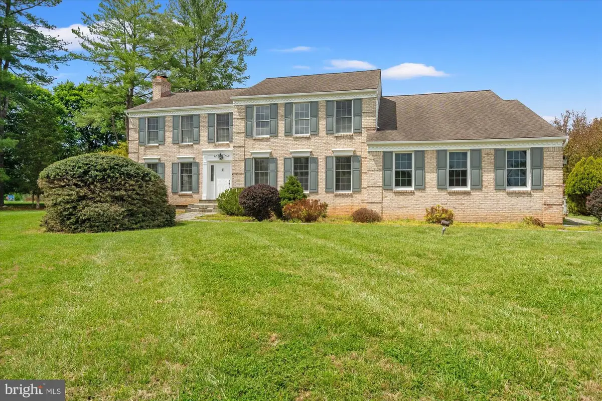 13200 Lantern Hollow Dr, Gaithersburg, MD 20878 - #1