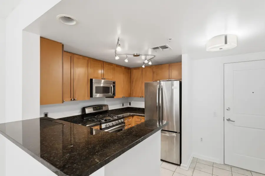 930 Wayne Ave #201, Silver Spring, MD 20910 - #3