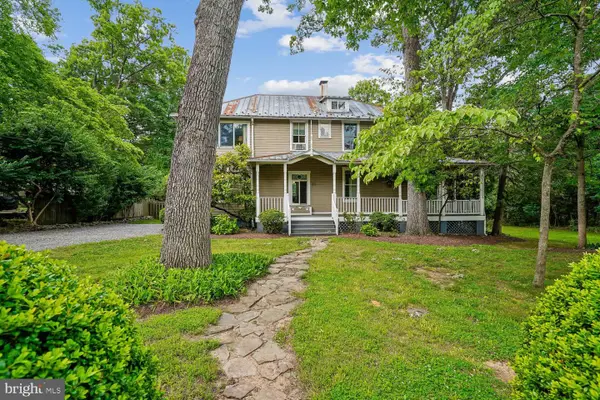 16 Maple Ave, WASHINGTON GROVE, MD 20880
