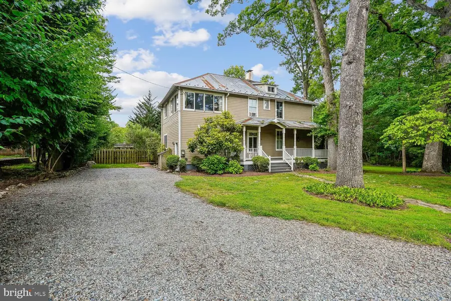 16 Maple Ave, Washington Grove, MD 20880 - #3