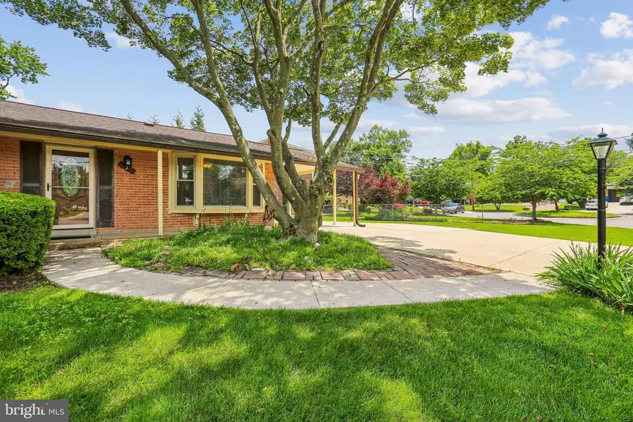 2 Foxhall Ct, Silver Spring, MD 20906 - #3