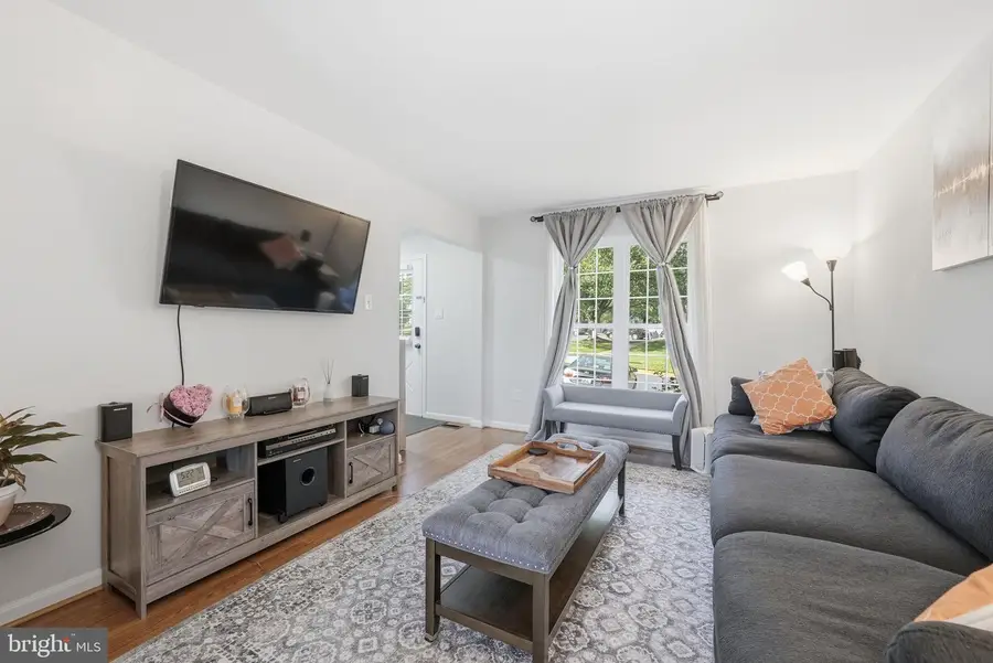 9236 Labelle Ln, Gaithersburg, MD 20879 - #3