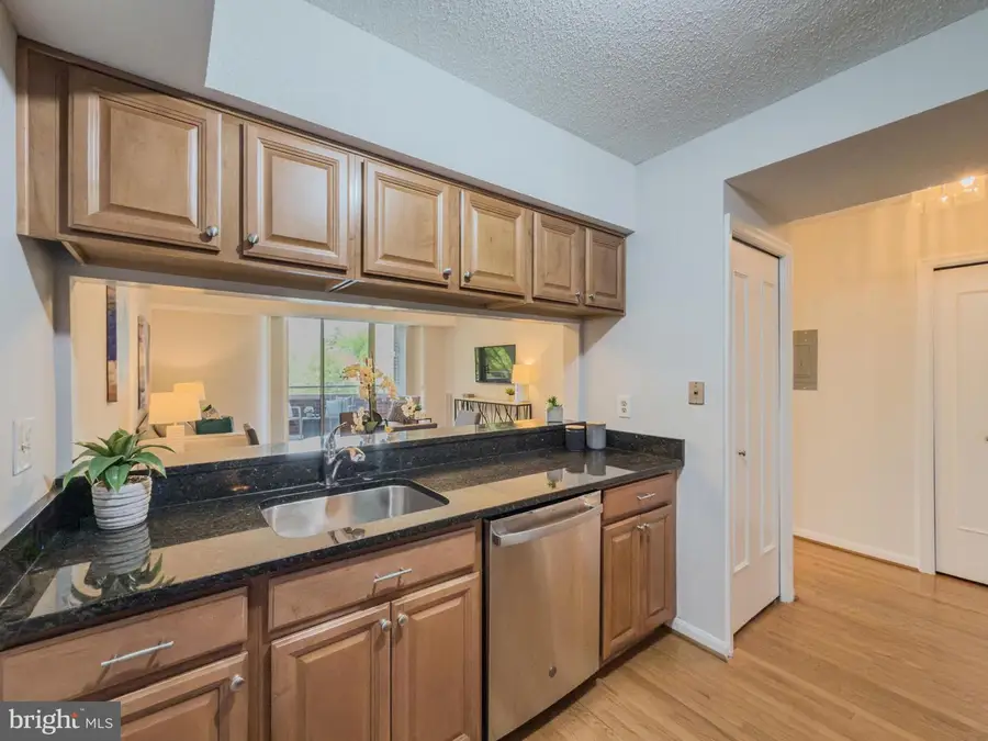 5800 Nicholson Ln #1-205, Rockville, MD 20852 - #3