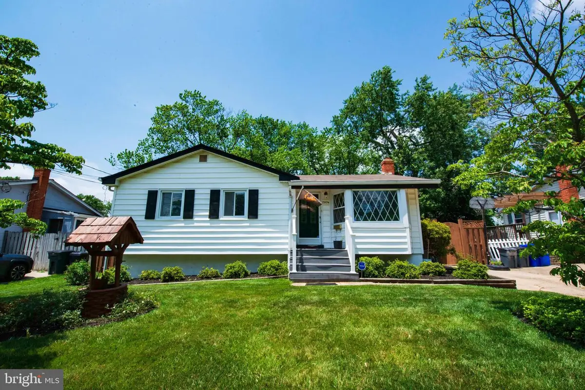 13204 Dumbarton Dr, Rockville, MD 20853 - #1