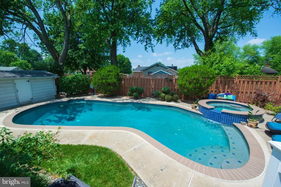 13204 Dumbarton Dr, Rockville, MD 20853 - #3