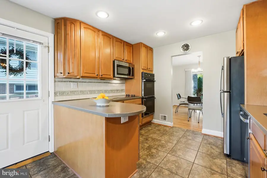 14313 Barkwood Dr, Rockville, MD 20853 - #3
