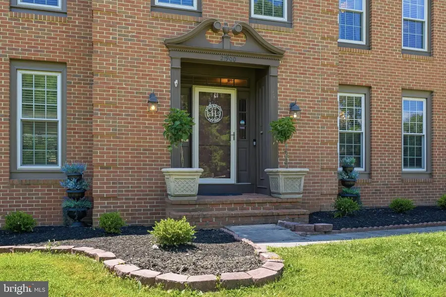 21900 Huntmaster Dr, Gaithersburg, MD 20882 - #2