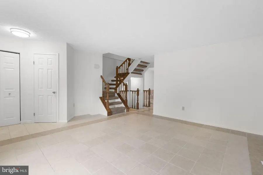 12539 Coral Grove Pl, Germantown, MD 20874 - #3