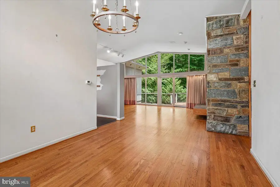 9009 Charred Oak Dr, Bethesda, MD 20817 - #3