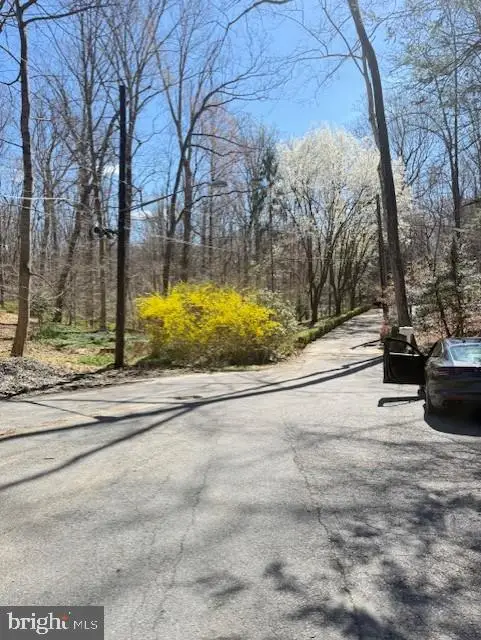 9101 Aldershot Dr, BETHESDA, MD 20817